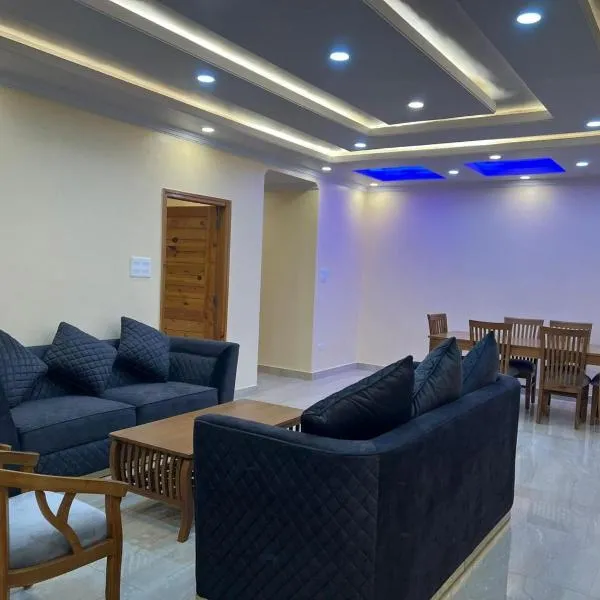 Fantastic Three Bedroom Apartment，位于西姆拉的酒店