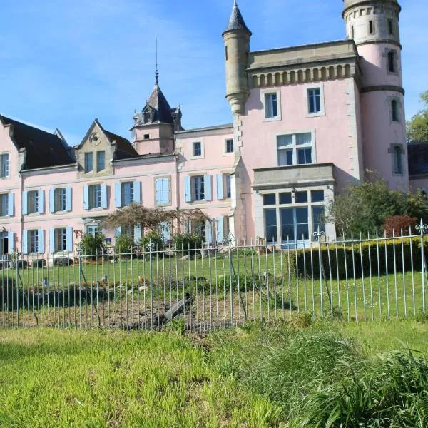 Château de Villeneuve - Montolieu，位于Lacombe的酒店