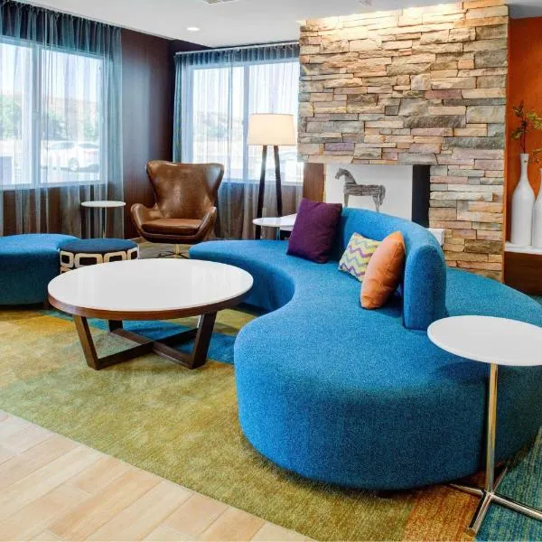 Fairfield Inn & Suites by Marriott Hollister，位于San Felipe的酒店