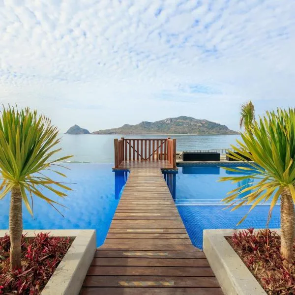 Courtyard by Marriott Mazatlan Beach Resort，位于马萨特兰的酒店