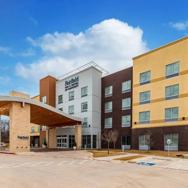Fairfield Inn & Suites by Marriott Gainesville I-35，位于萨克维尔的酒店