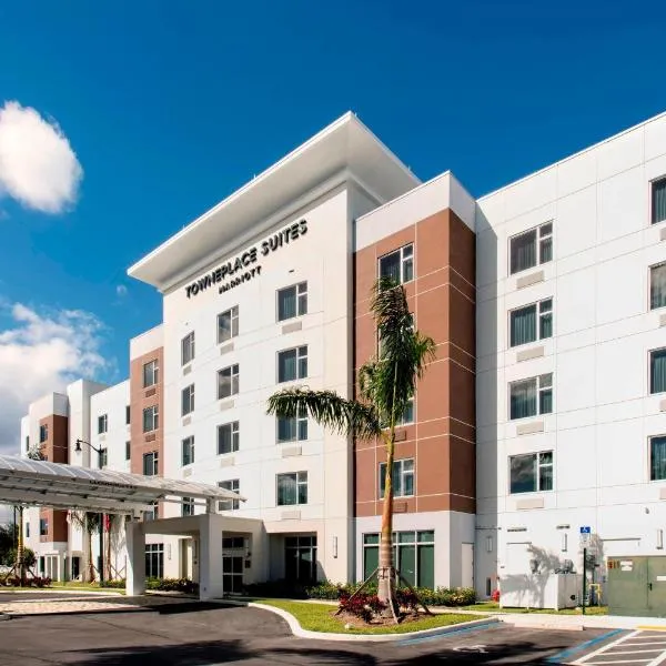 迈阿密仕达万豪广场套房酒店，位于Naranja的酒店
