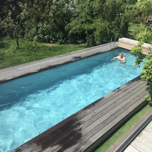 Über den Dächern von Koblenz - Aussichts-Wohnung Naturpark Rheinblick, ruhig, zentrumsnah, Sport-Pool，位于科布伦茨的酒店