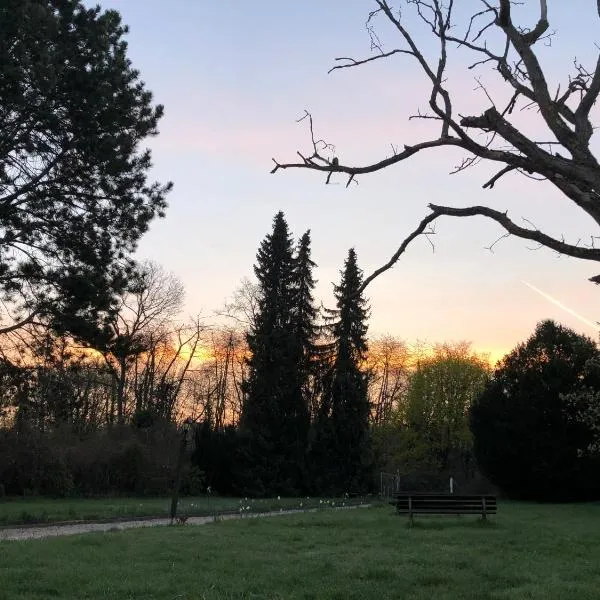 Ferienwohnung Apartment Doppelzimmer in der Villa Naturpark Rheinblick, ruhig, Aussicht, Pool，位于科布伦茨的酒店