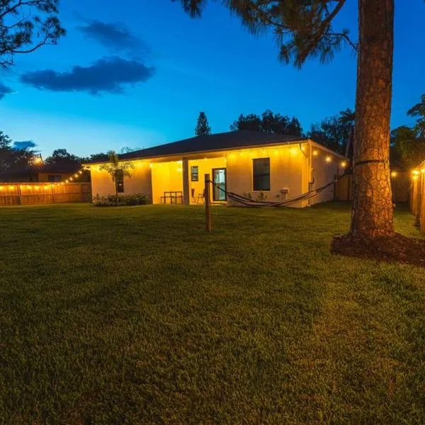 2023 Built! FineArt, Putt-Putt, Hammock, Backyard, Pet and Kid friendly，位于朱庇特的酒店