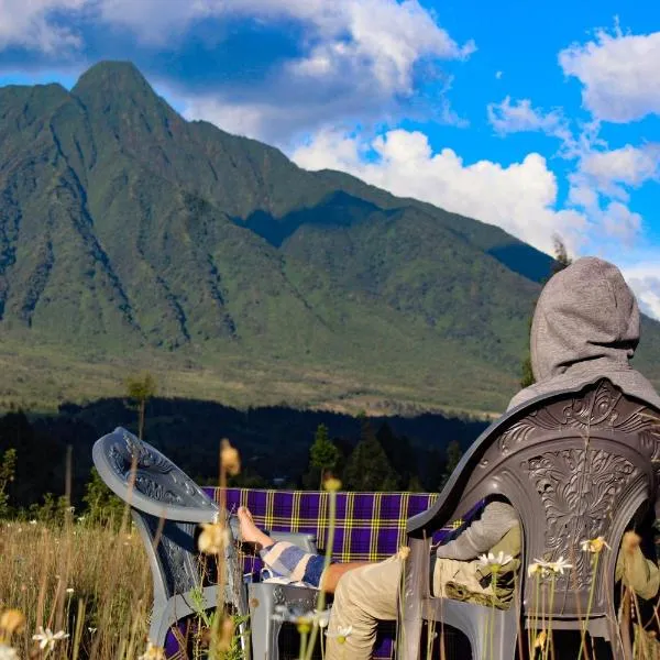 Under Volcanoes View Guest House,位于Nyarugina的酒店
