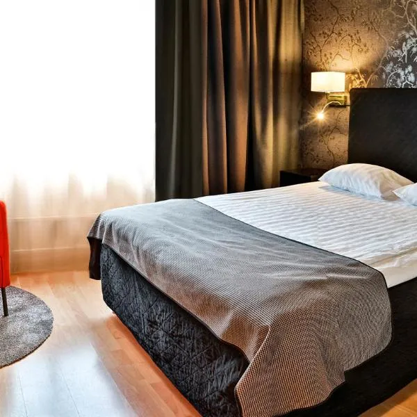 Hotel Amadeus by First，位于哈尔姆斯塔德的酒店