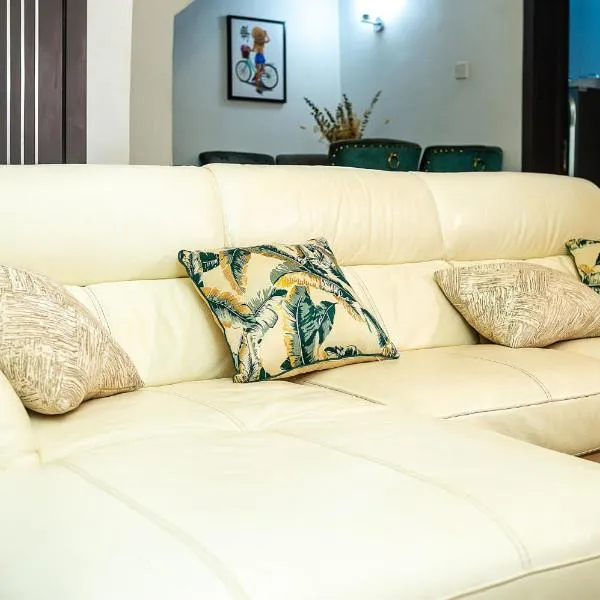 Palm Heights Apartments - Omole Phase 1, Ikeja，位于Atogun的酒店