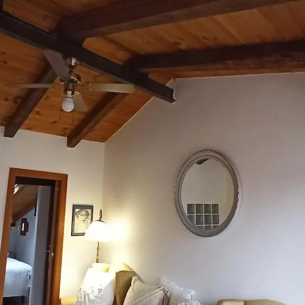 'La Casa de LoLa' casita de cuento con vistas，位于阿雷纳斯德圣佩德罗的酒店