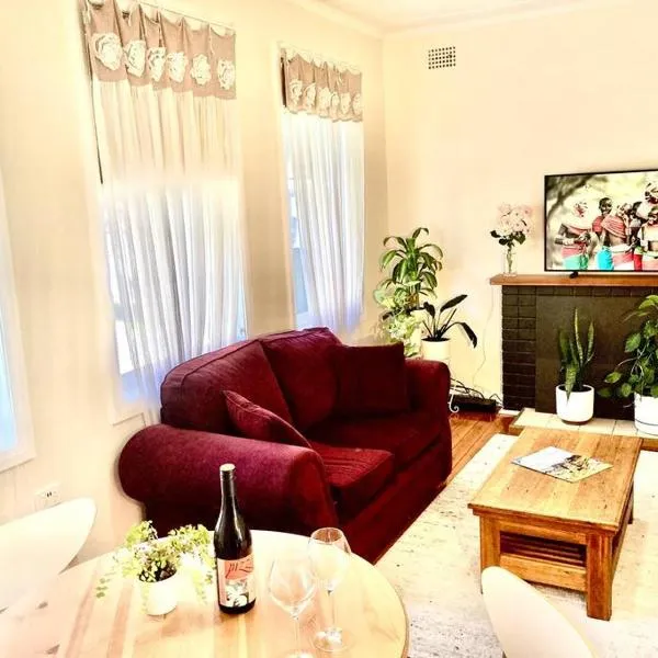 Rose End Cozy Apartment，位于Blowering的酒店