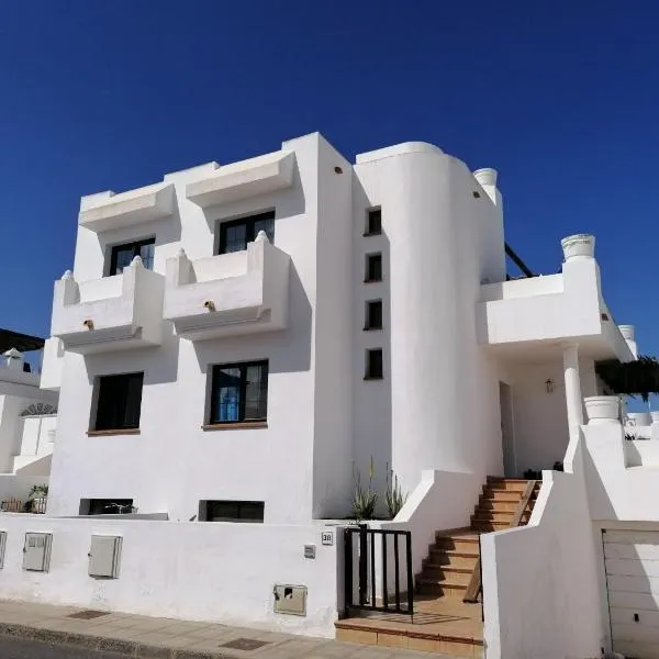 SURF DREAM Surfhouse，位于科拉雷侯的酒店