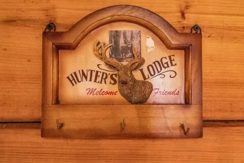 Riverfront Lodge，位于Tellico Plains的酒店