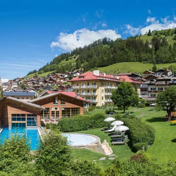 Family Hotel Posta，位于圣克里斯蒂娜的酒店