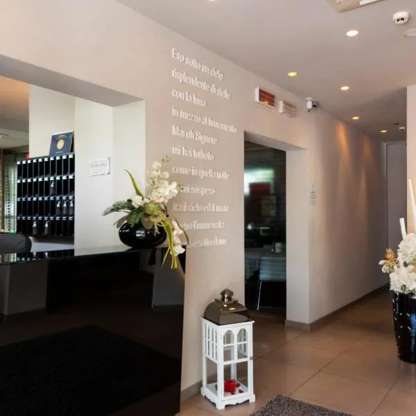 Atmosfere Milano Marittima，位于米兰马瑞提那的酒店