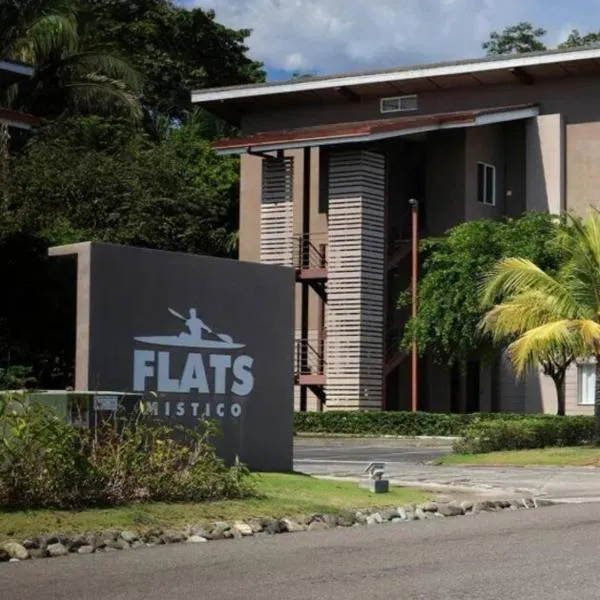 Condo Playa Hermosa, Puntarenas，位于Muñeco的酒店