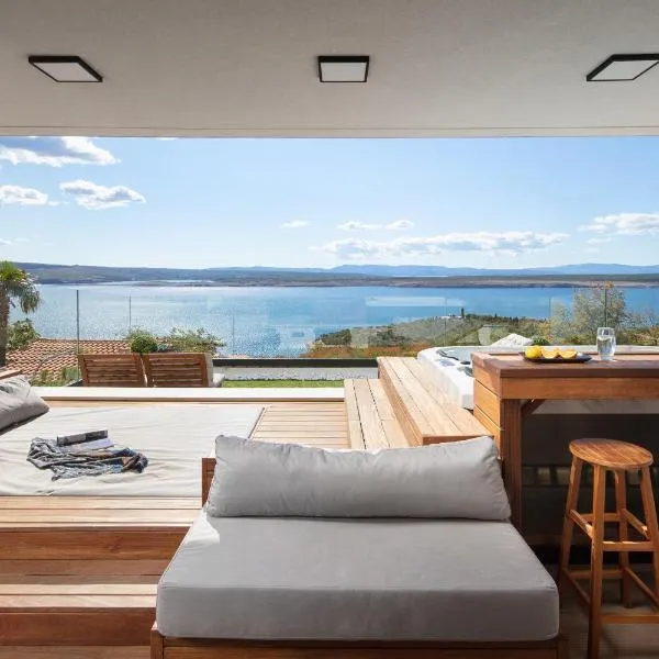 Villa SPA DECK 1, DECK 2, DECK 3，位于德拉马利的酒店