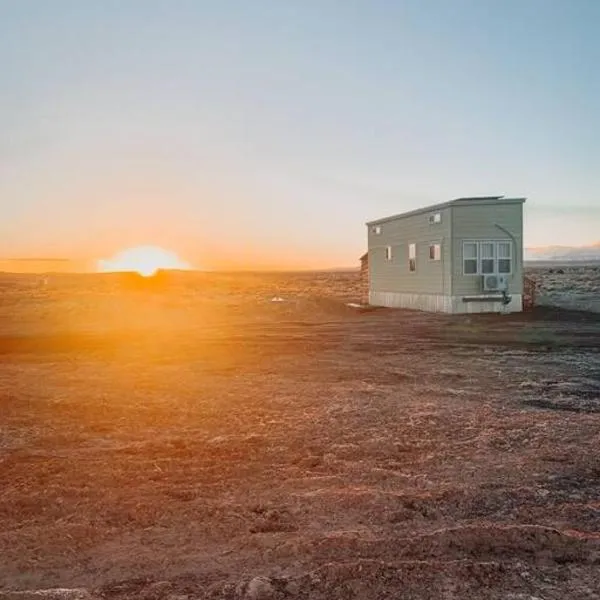 Grand Canyon Hideaway Tiny home，位于瓦莱的酒店