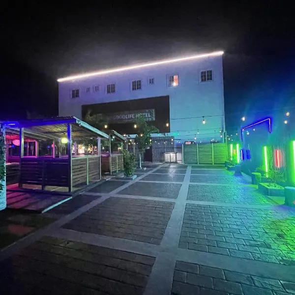 Theo Good Life Hotel,位于Big Ada的酒店