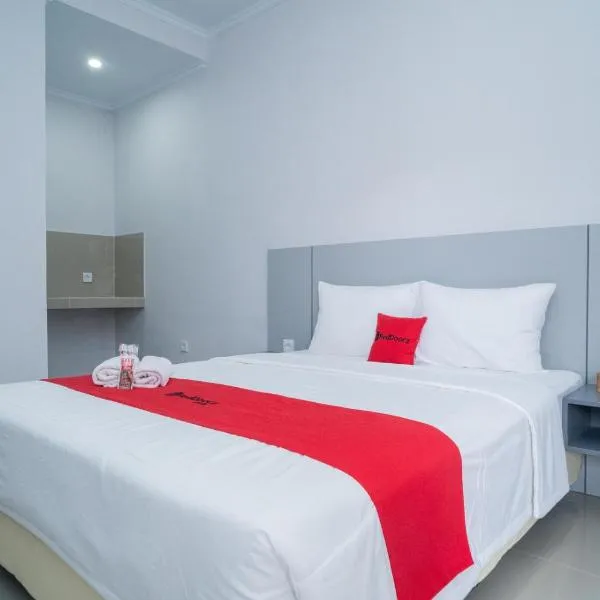 RedDoorz @ Jalan Gunung Talang Mahendradatta，位于克罗柏坎的酒店