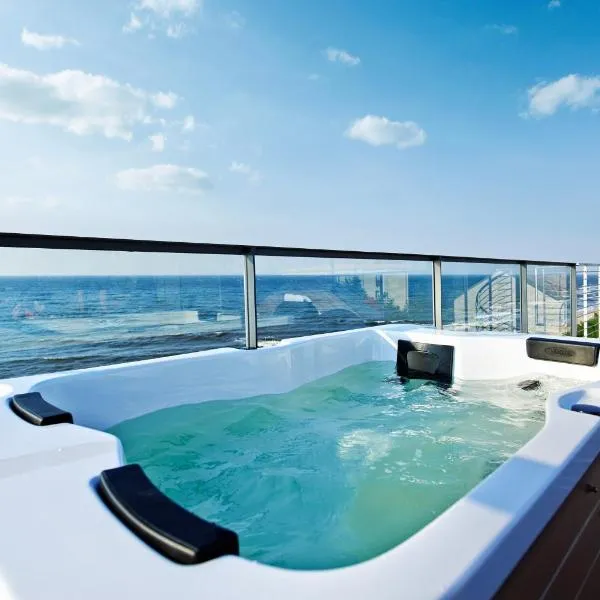 Boulevard Ustronie Morskie by Zdrojowa，位于尤斯托尼莫斯基的酒店