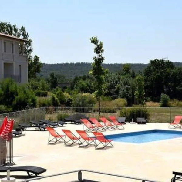 Le soleil d Eugènie appartement dans résidence avec Piscine commune près de Carcassonne，位于Olonzac的酒店