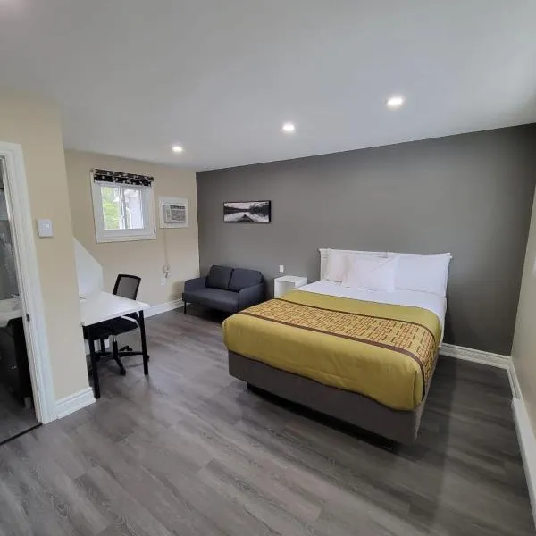 松树汽车旅馆，位于Deep River的酒店