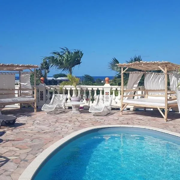 LE MOULIN DE LA BAIE piscine vue mer，位于勒穆莱的酒店