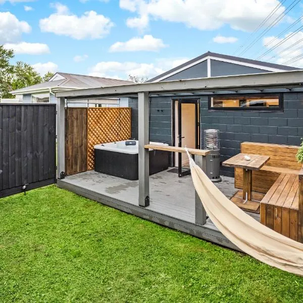 Studio Unit with Spa Bath，位于基督城的酒店