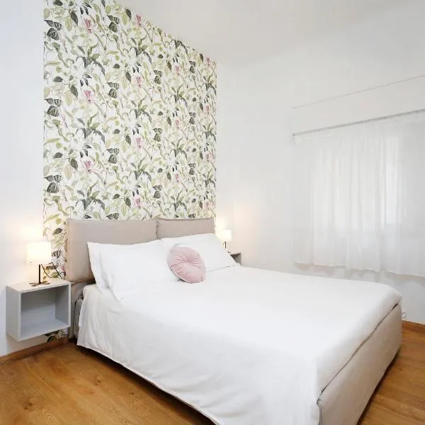 Appartamenti Diffusi di Villa Fiorita con accesso alle PISCINE della struttura principale，位于卡托利卡的酒店