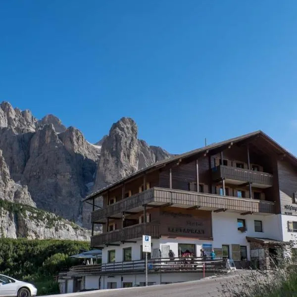 Rifugio Frara，位于科尔蒂纳丹佩佐的酒店