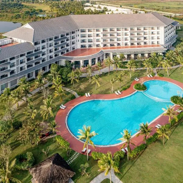 Melia Vinpearl Cua Hoi Beach Resort，位于格卢市社的酒店