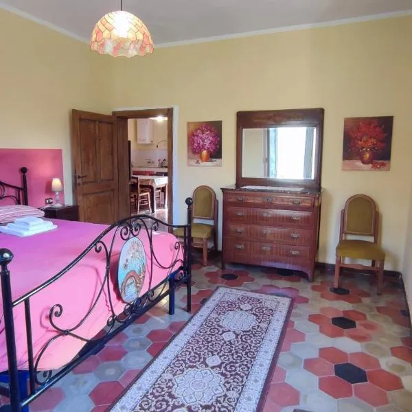 Ca Giulietto Antico Casale in Lunigiana，位于Zeri的酒店