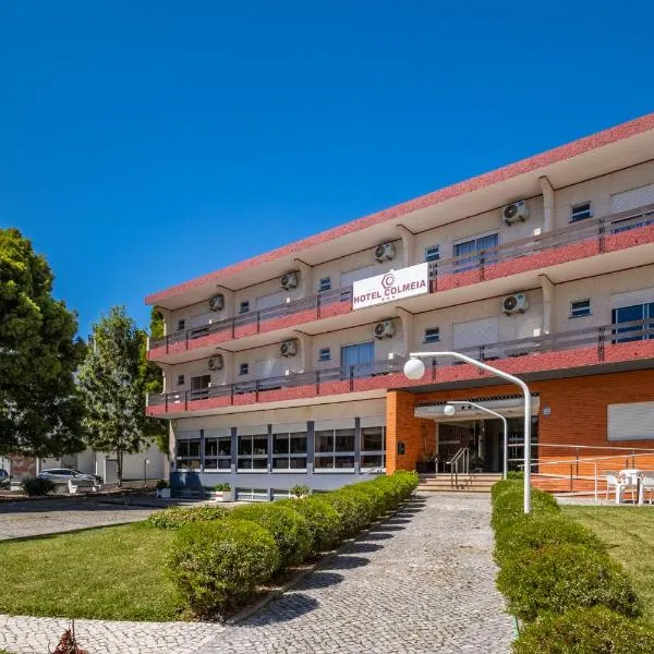 Hotel Colmeia，位于蒙特里尔的酒店