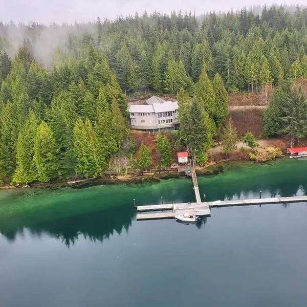 Argo's Landing，位于Bamfield的酒店