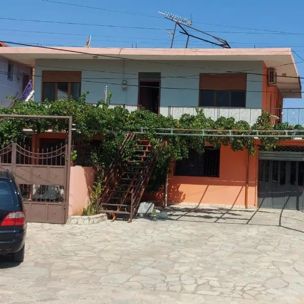 Guesthouse Lula 2，位于Tepelenë的酒店