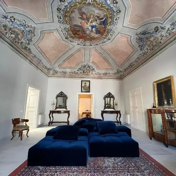 Palazzo Triolo - Dimora di Charme，位于科尔莱奥内的酒店