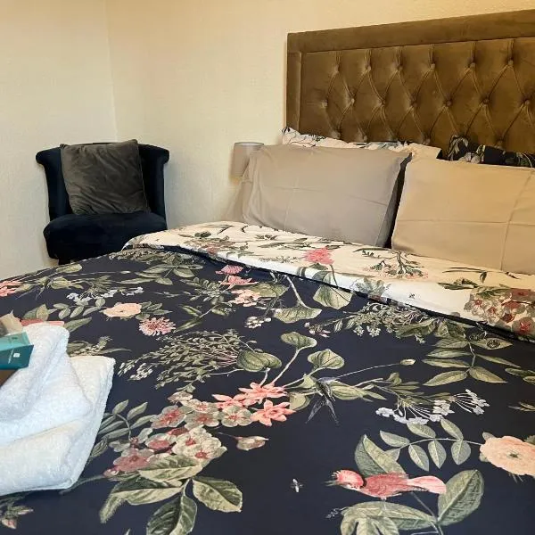 Grand Bleu - London - Next to Piccadilly Line Tube Station & Brand New Facilities，位于伦敦的酒店