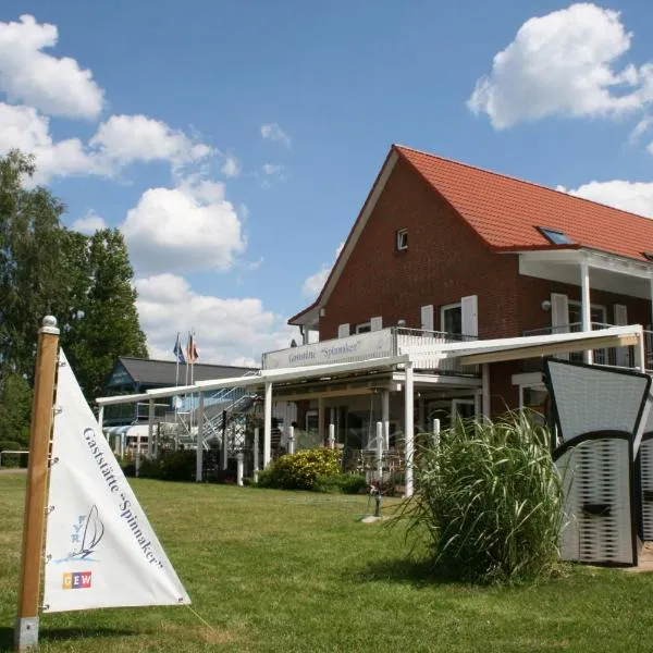 Ferienzentrum Yachthafen Rechlin，位于勒伯尔的酒店
