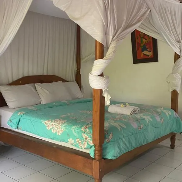 Barclona Guesthouses Lovina，位于布莱伦的酒店