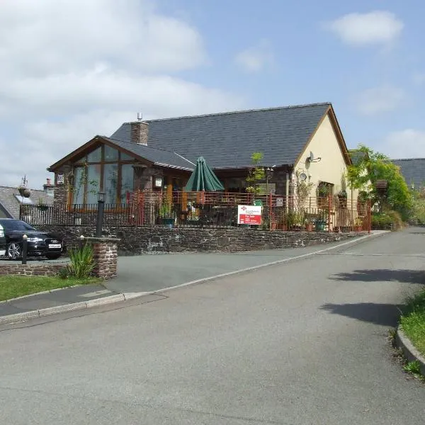 Castle Lodge - Brecon Beacons Accommodation，位于Pentre-bâch的酒店