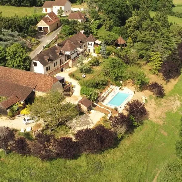 La Nature des Sens - Gîte les Cèdres，位于Azerat的酒店