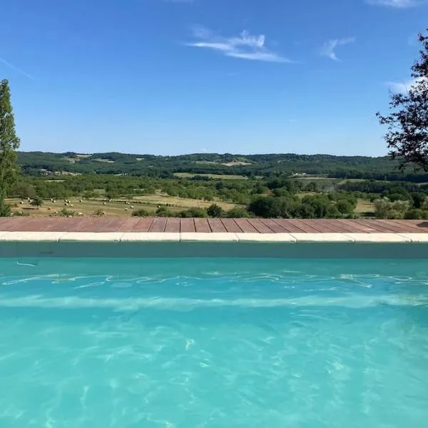 La nature des Sens - Gîte les Sources，位于Azerat的酒店