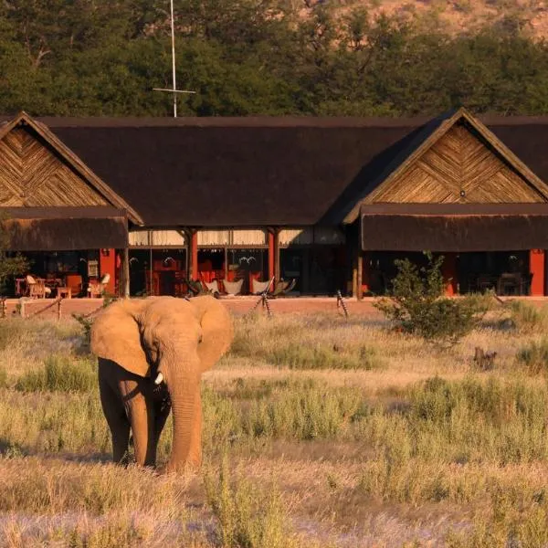 Hobatere lodge，位于Otjovasandu的酒店