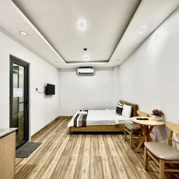 The Jade Hotel near Tan Son Nhat Airport，位于胡志明市的酒店