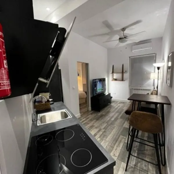 1B-Precioso Apartamento en pleno centro. A estreno，位于阿尔卡扎德三涓的酒店