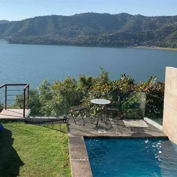 the best view in Valle de Bravo，位于巴耶德布拉沃的酒店