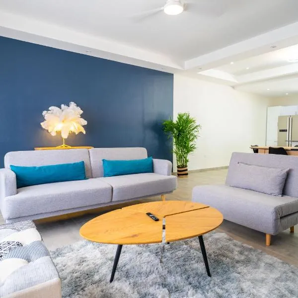 Modern 3BR Home with Own Private Pool，位于菲利普斯堡的酒店