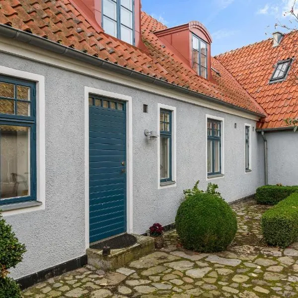 3 Bedroom Stunning Home In Simrishamn，位于锡姆里斯港的酒店