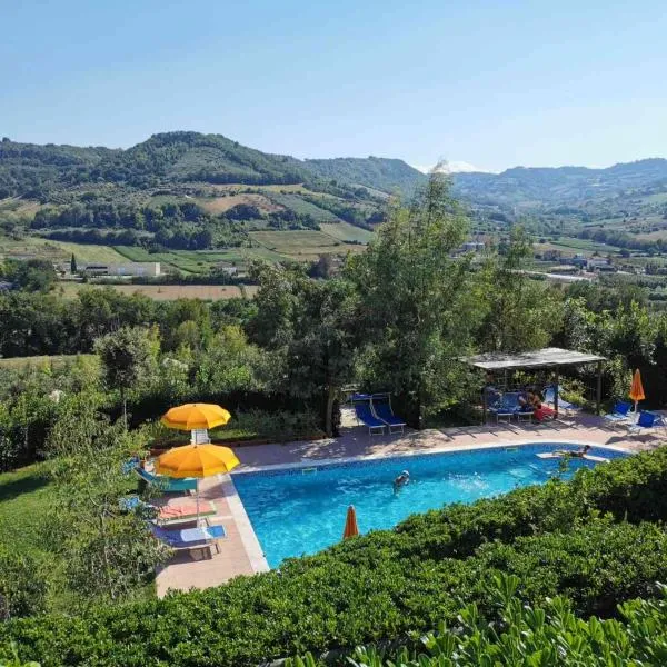 Il Girasole Country Village，位于Monterubbiano的酒店