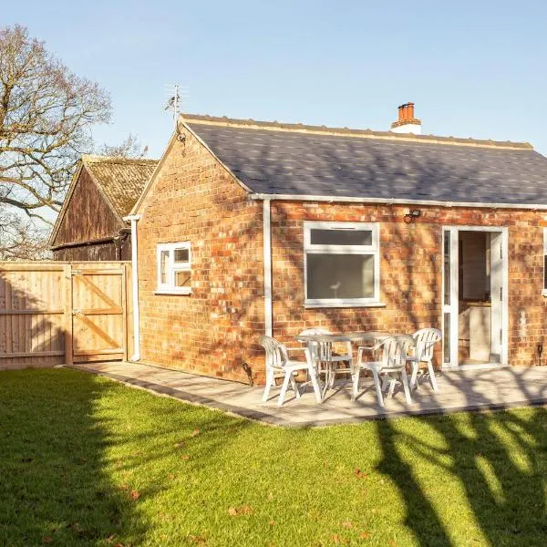 Willow Cottage a quaint holiday cottage in Wigtoft Boston Lincolnshire，位于Bicker的酒店